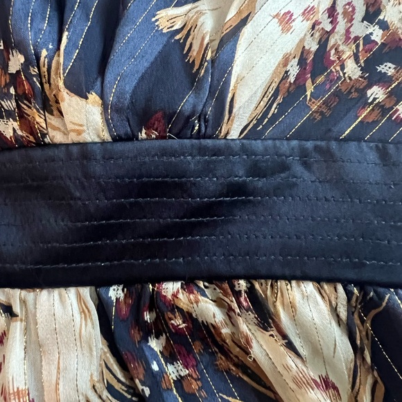 Gorgeous LAUNDRY by Shelli Segal Silk Halter Top, Size S - Picture 2 of 5